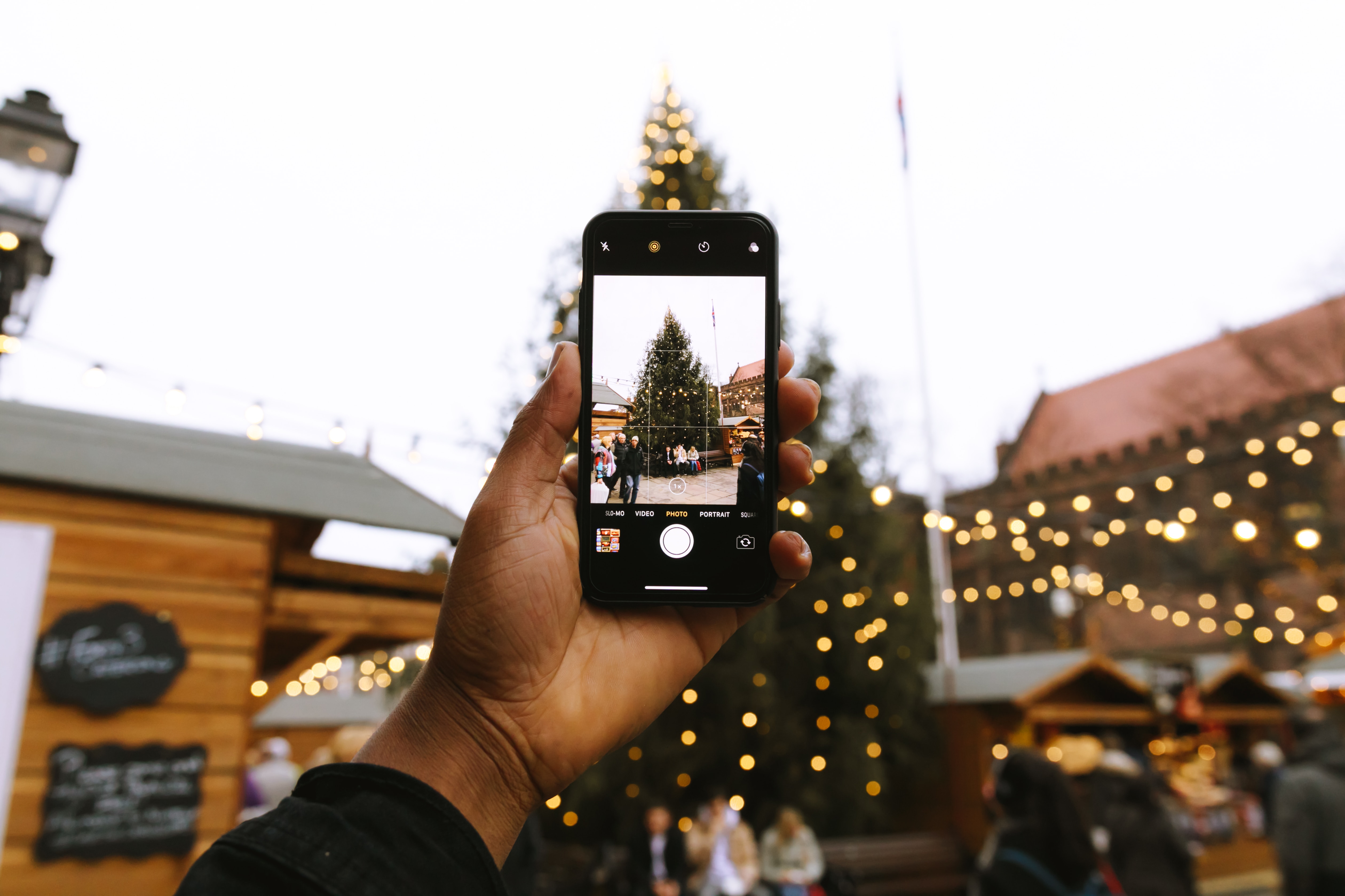 marché de noël - unsplash - Humphrey muleba