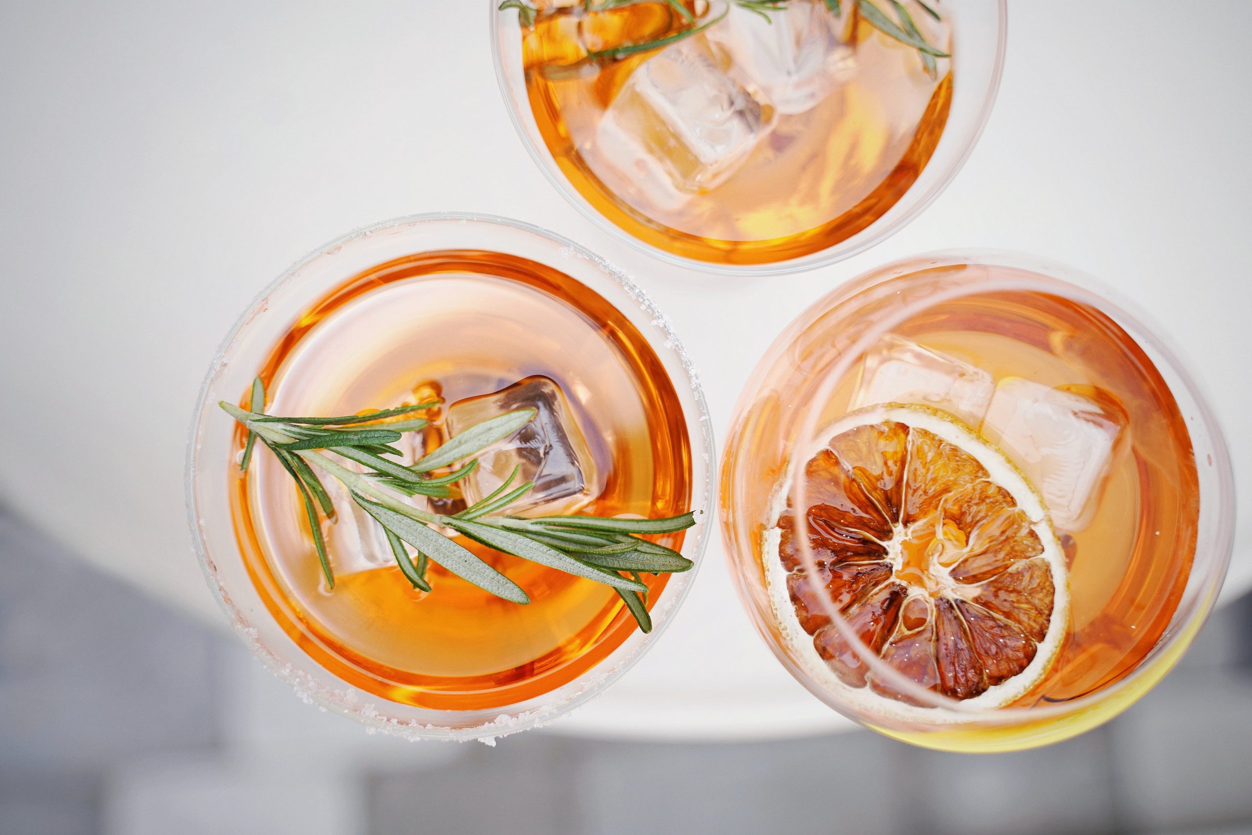 Ké brol, l'aperol made in Liège - Unsplash - Olga Sergienko