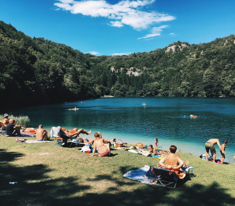 Lieux de baignade Wallonie DR Unsplash Michael Martinelli points d'eau lac