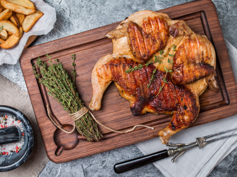 Chopes & Cocottes, la nouvelle friterie-rôtisserie de Liège DR Boulettes Magazine Canva