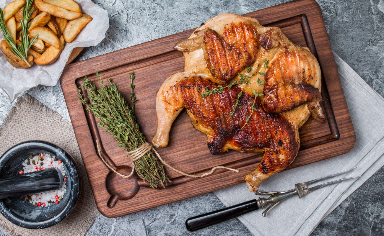 Chopes & Cocottes, la nouvelle friterie-rôtisserie de Liège DR Boulettes Magazine Canva