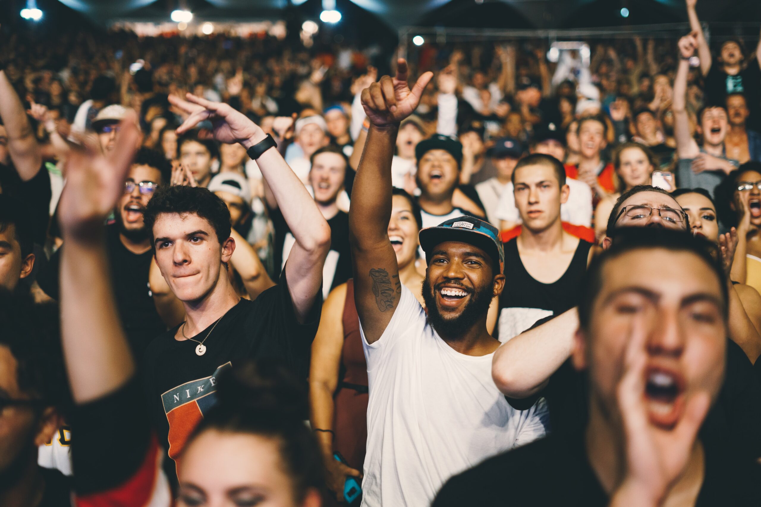 Les concerts à ne pas rater en Wallonie - Unsplash - Nicholas Green - Reflektor Forum de Liège Spirit of 66