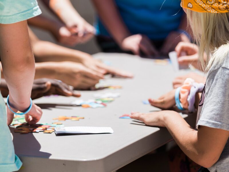 Initiation au bricolage aux ateliers de Flore DR Stage pour enfants Liège Basse-Meuse