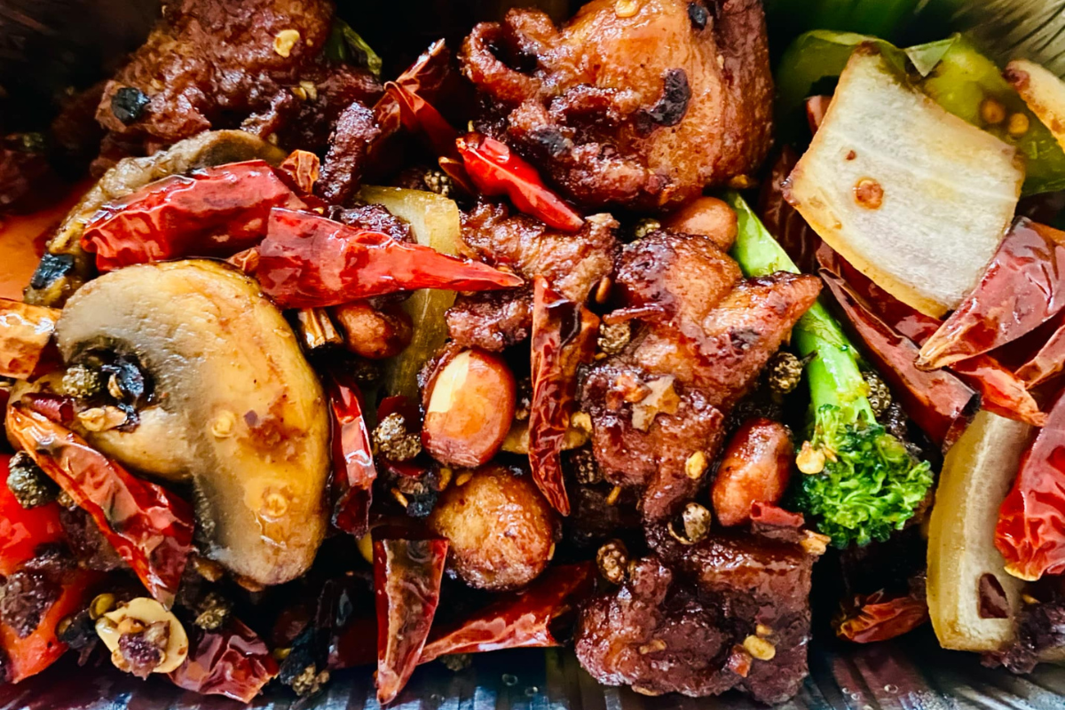 Chez Huamei, on savoure le piquant de la cuisine de Sichuan authentique à Liège - DR Boulettes Magazine