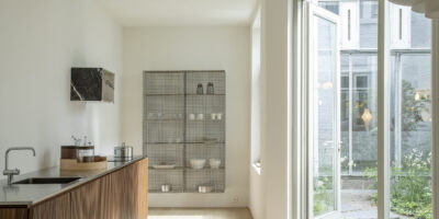 Desiron Lizen cache une sublime maison d'architecte dans son jardin urbain - DR