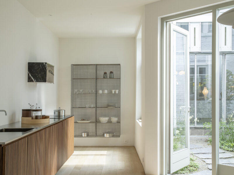 Desiron Lizen cache une sublime maison d'architecte dans son jardin urbain - DR