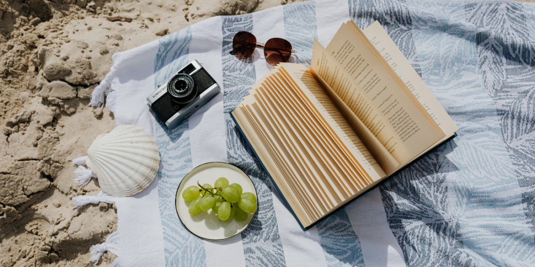 Les lectures d'été parfaites à emprunter au B3 - Canva