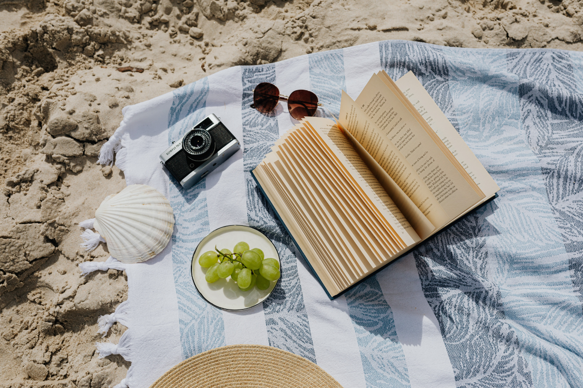 Les lectures d'été parfaites à emprunter au B3 - Canva