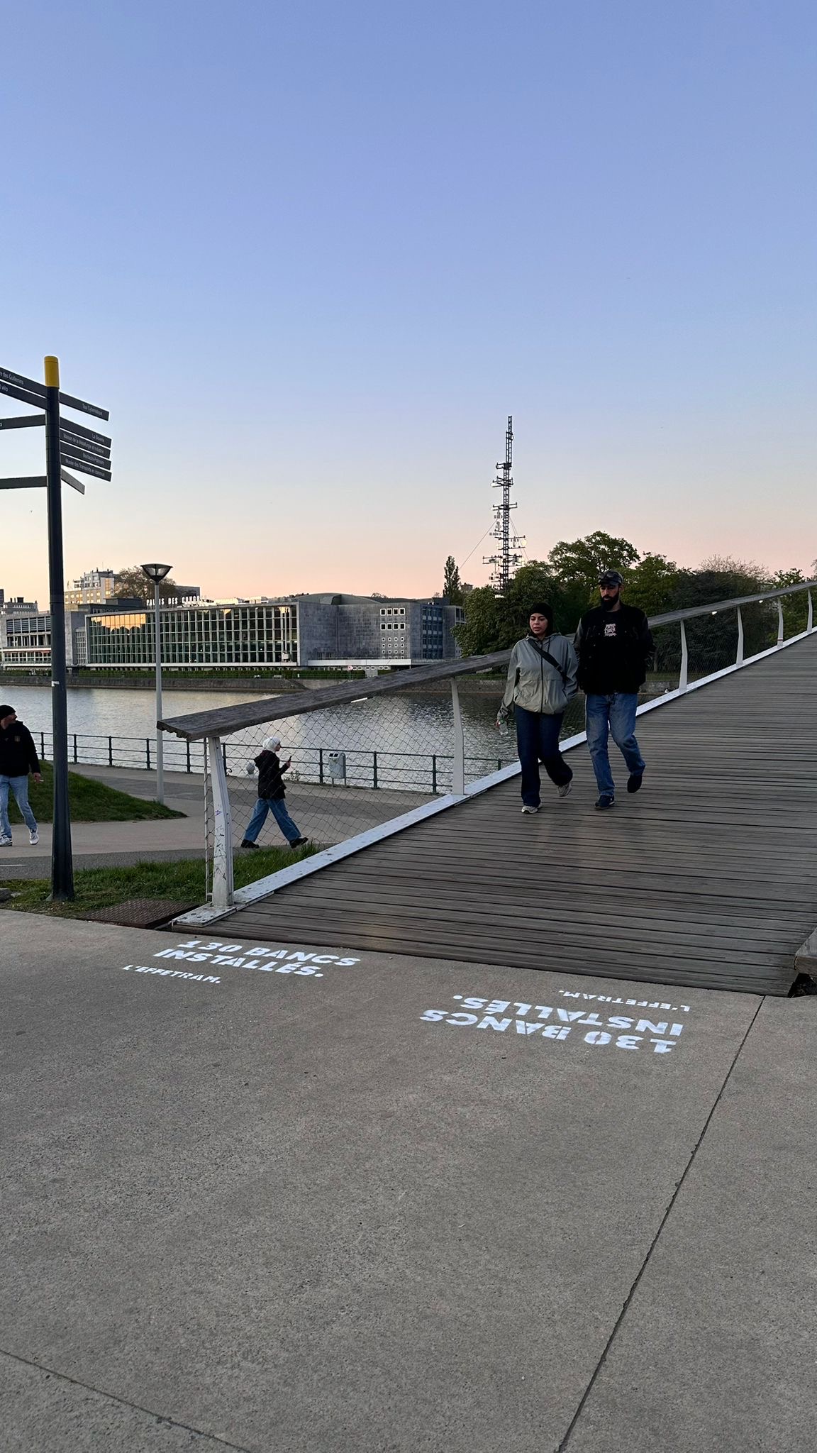 tram liège effet tram le tec belle liégeoise passerelle la boverie